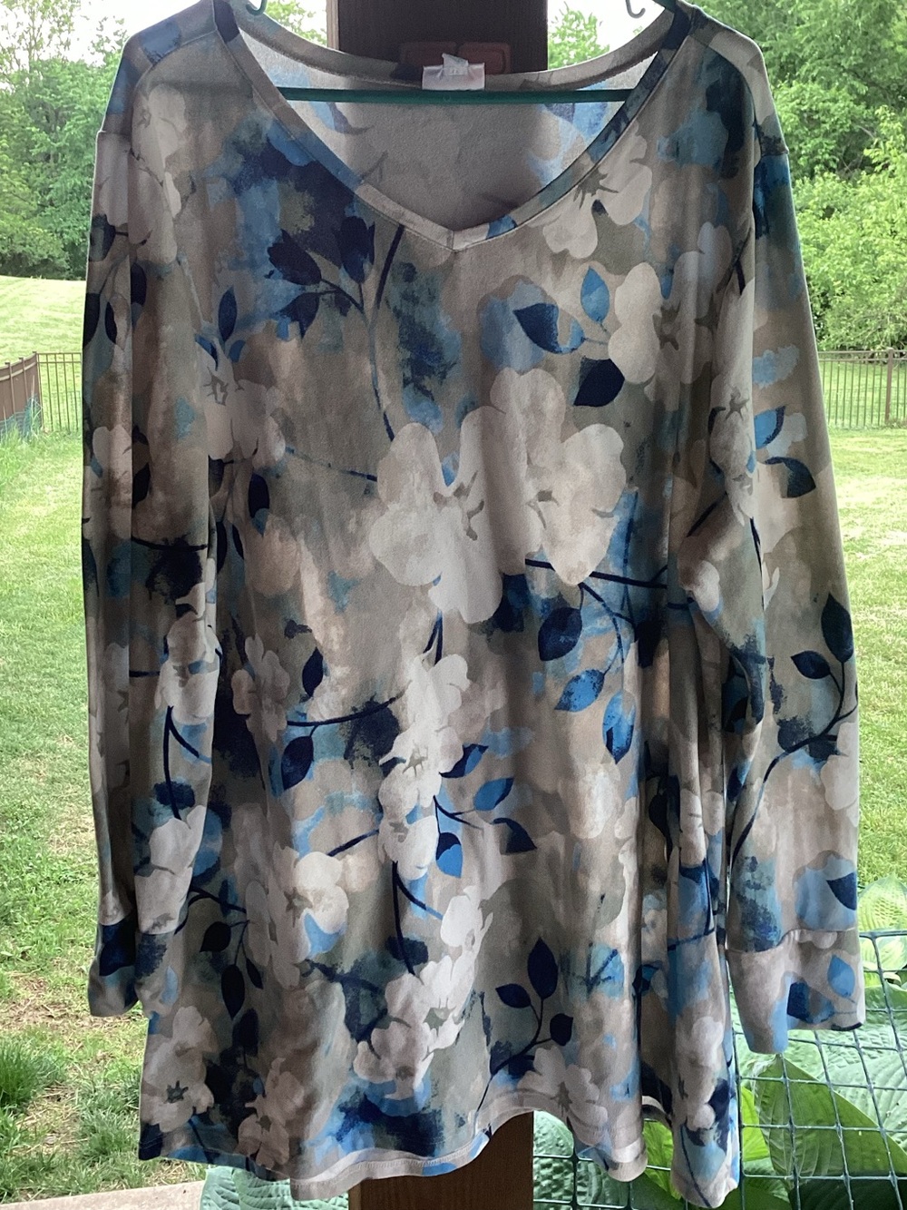 LuLaRoe Elizabeth Shirt in Floral - 2XL